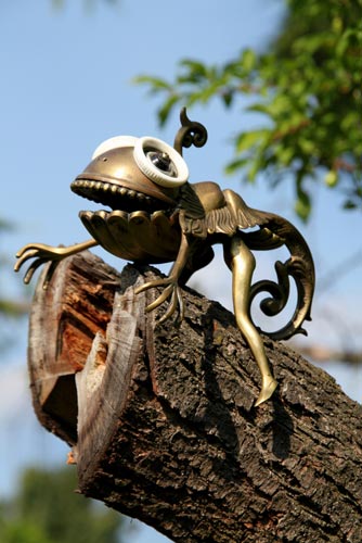 Zur&uuml;ck - Back - Zur&uuml;ck / Back / En arri&egrave;re: Plastiken / Sculptures